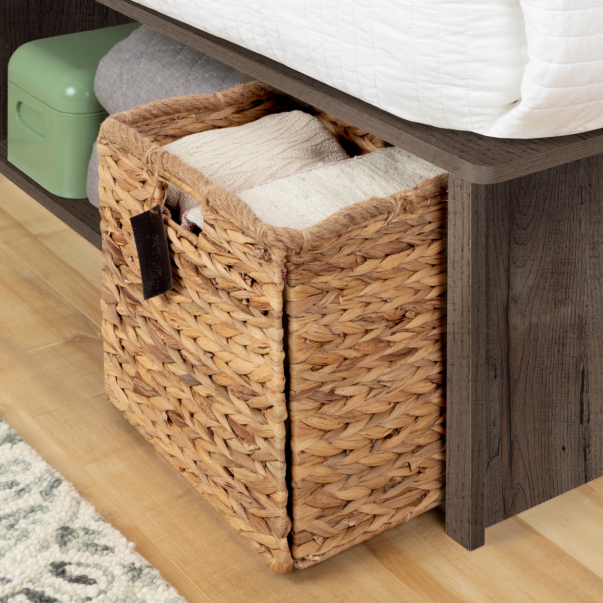 South Shore Avilla Storage Bed with Baskets Queen